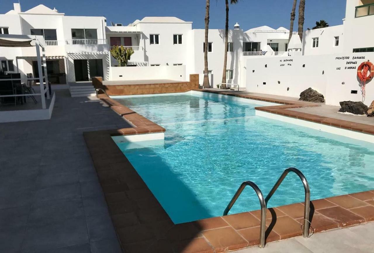 Sea Breeze With Shared Pool And Near The Beach Apartment Costa Teguise Exterior photo